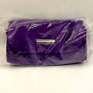 Younique crossbody purse with shoulder chain-New in packaging